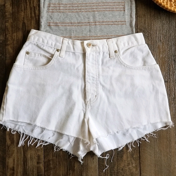 Vintage White cut off shorts - Picture 1 of 8